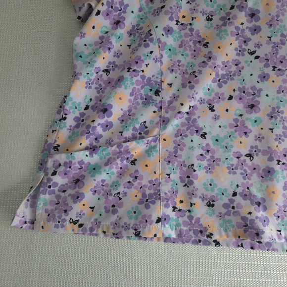 Willow Brook Floral Flowers Scrub Top Shirt Pockets Adult Women's 2XL - Picture 2 of 10